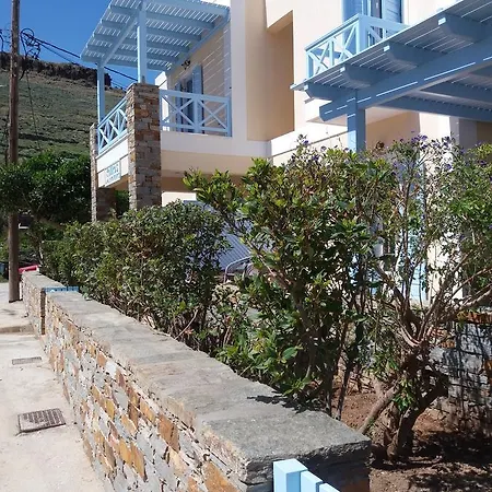 Kourosapartments Guest house *